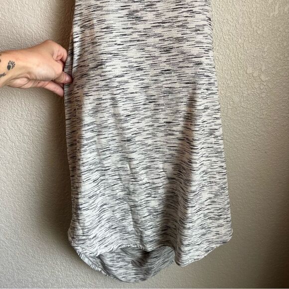 Lululemon Raise The Barre Tank
Tiger Space Dye Black White / Dark Carbon - Picture 7 of 13